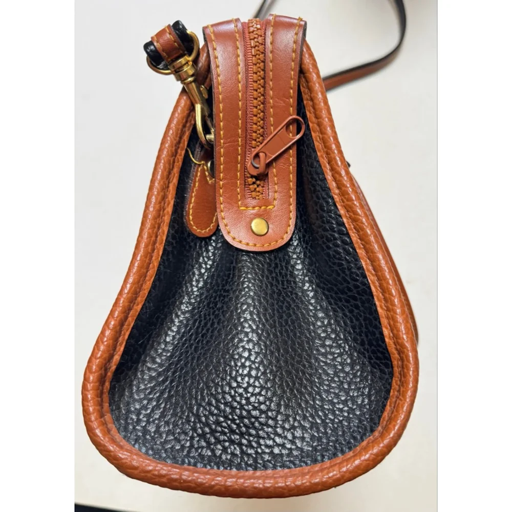 Vintage Dooney & Bourke Classic Boston Style All Weather pebble Leather Satchel